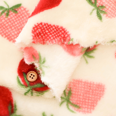 中国製 ポリエステルフランネルファープリント生地 Flammin いちご生地