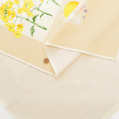 新品　スザニ　クリーム色の花柄　シルク100% 新品 スザニ クリーム色の花柄 シルク100%