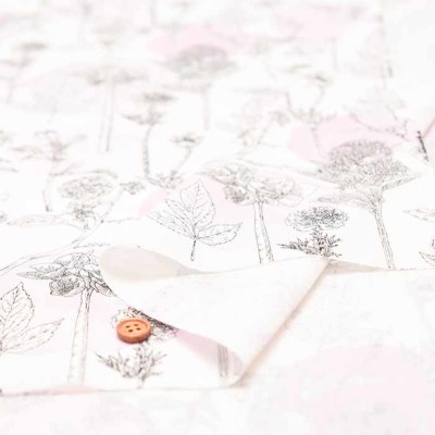 美品♡ レオナール　花柄　ロゴ　パワーネット　ホワイト　ピンク　タートルネック 美品♡ レオナール 花柄 ロゴ パワーネット ホワイト ピンク