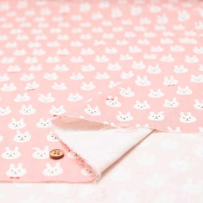 コットン ダブルガーゼプリント生地 蝶ネクタイうさぴょん生地の通販