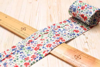 LIBERTYバイアステープ 両折れ 45mm幅 Phoebe生地の通販|ノムラ