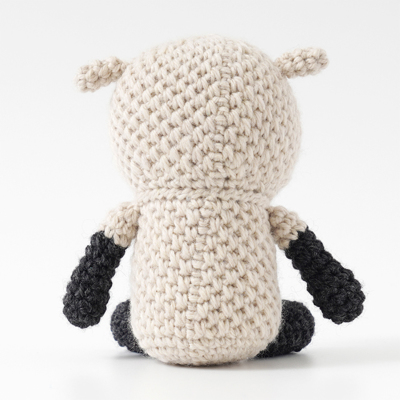 【羊のドーナツ屋さんページ】スポッテッドタビー柄猫さんたちのあみぐるみ 羊のドーナツ屋さんページ】スポッテッドタビー柄猫さんたちの